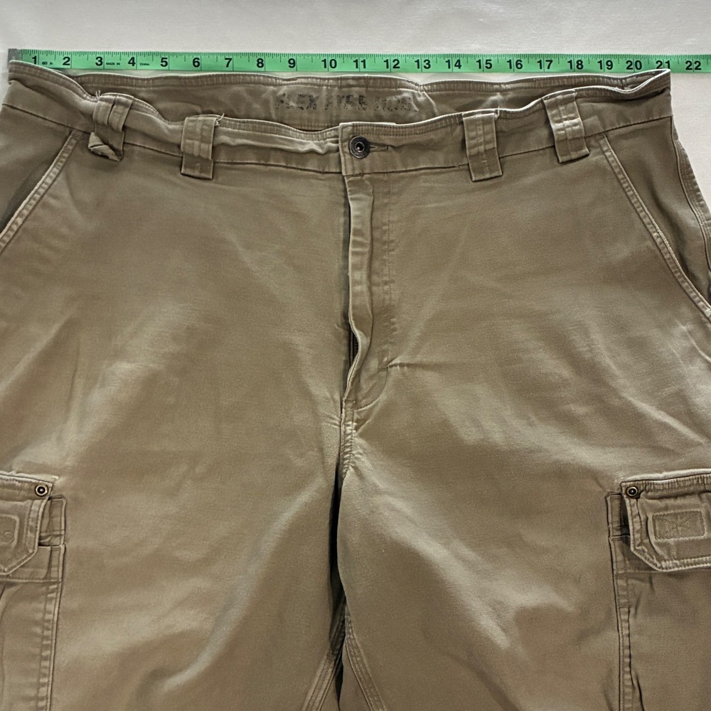 Duluth Trading Co Cargo Shorts Mens 44 Tan Fire Hose Flex Work Outdoor Utility - Picture 5 of 8